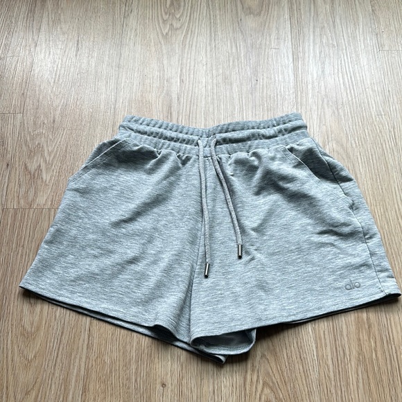ALO Yoga Pants - Alo Dreamy Grey Shorts Size XS
